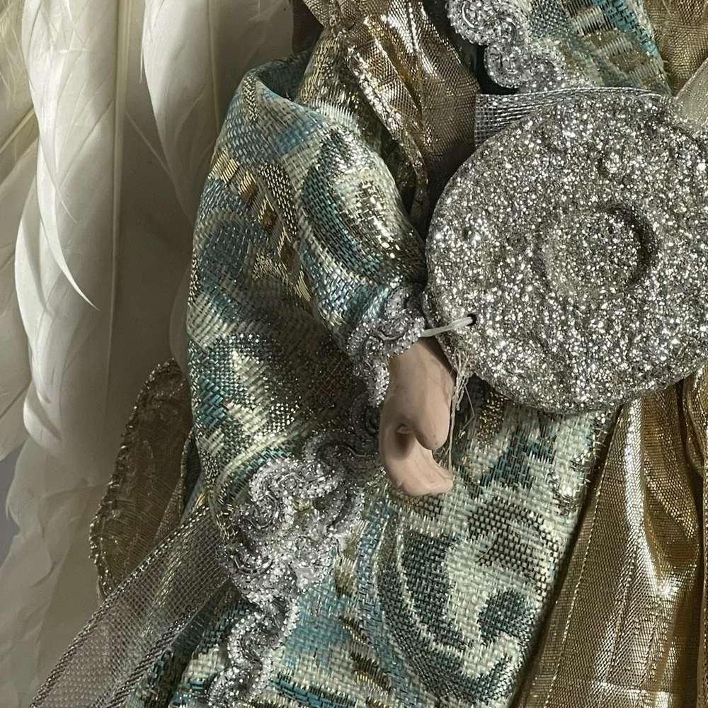 Source Unknown Angel Figurine with Gold and Cream Accents